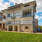 Valchevi 3*