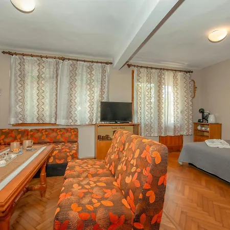 Pensión Valchevi 3*