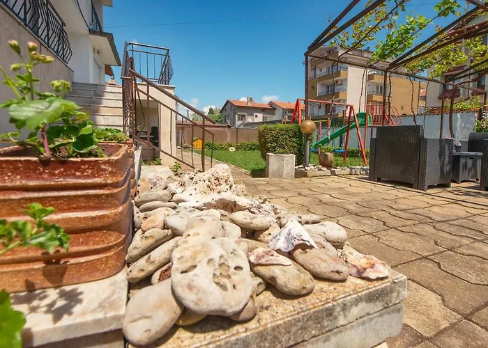 Valchevi Chernomorets